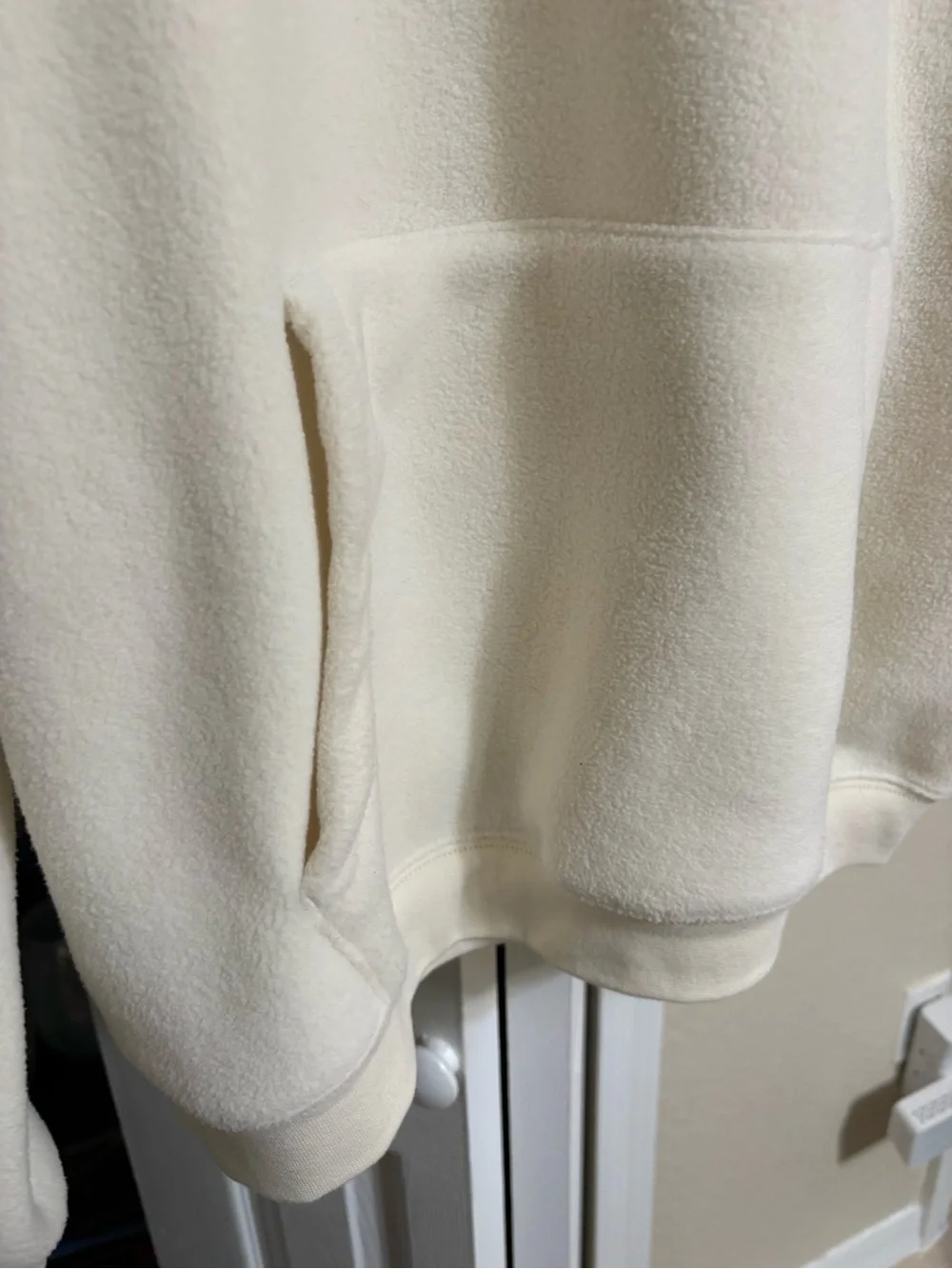 GAP Cream Crewneck Sweatshirt with Navy Appliqué
